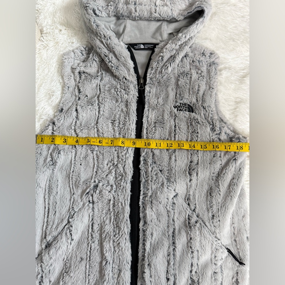 The North Face Gray Faux Fur Vest - Picture 3 of 8
